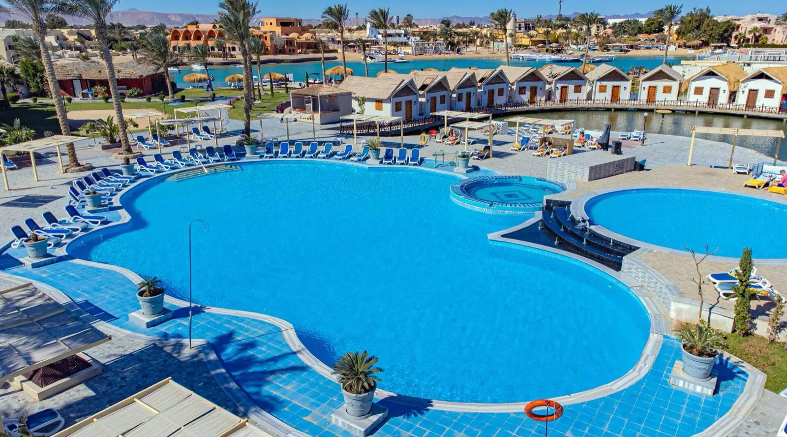 Main pool with the lagoon behind