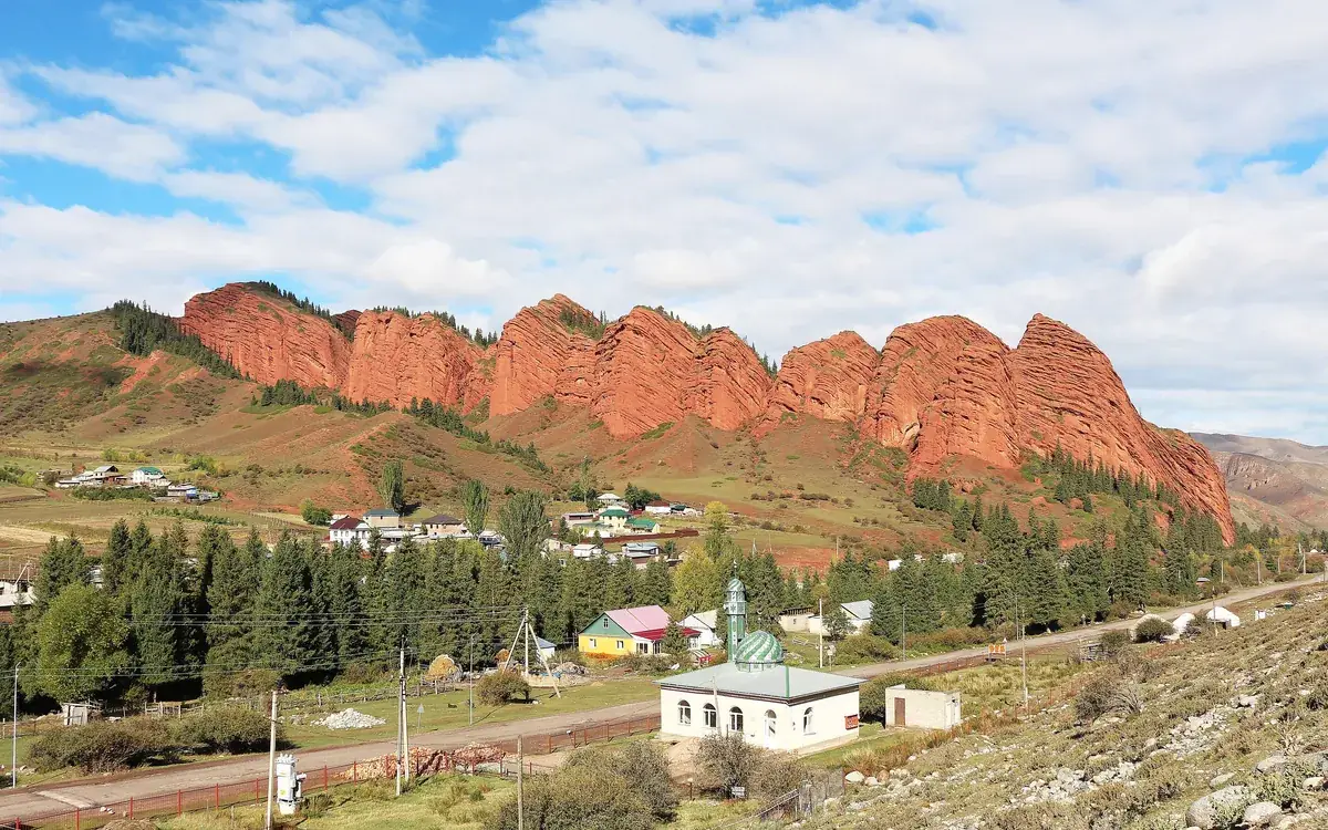 The red Seven Bulls rock formation of Jeti-Oguz